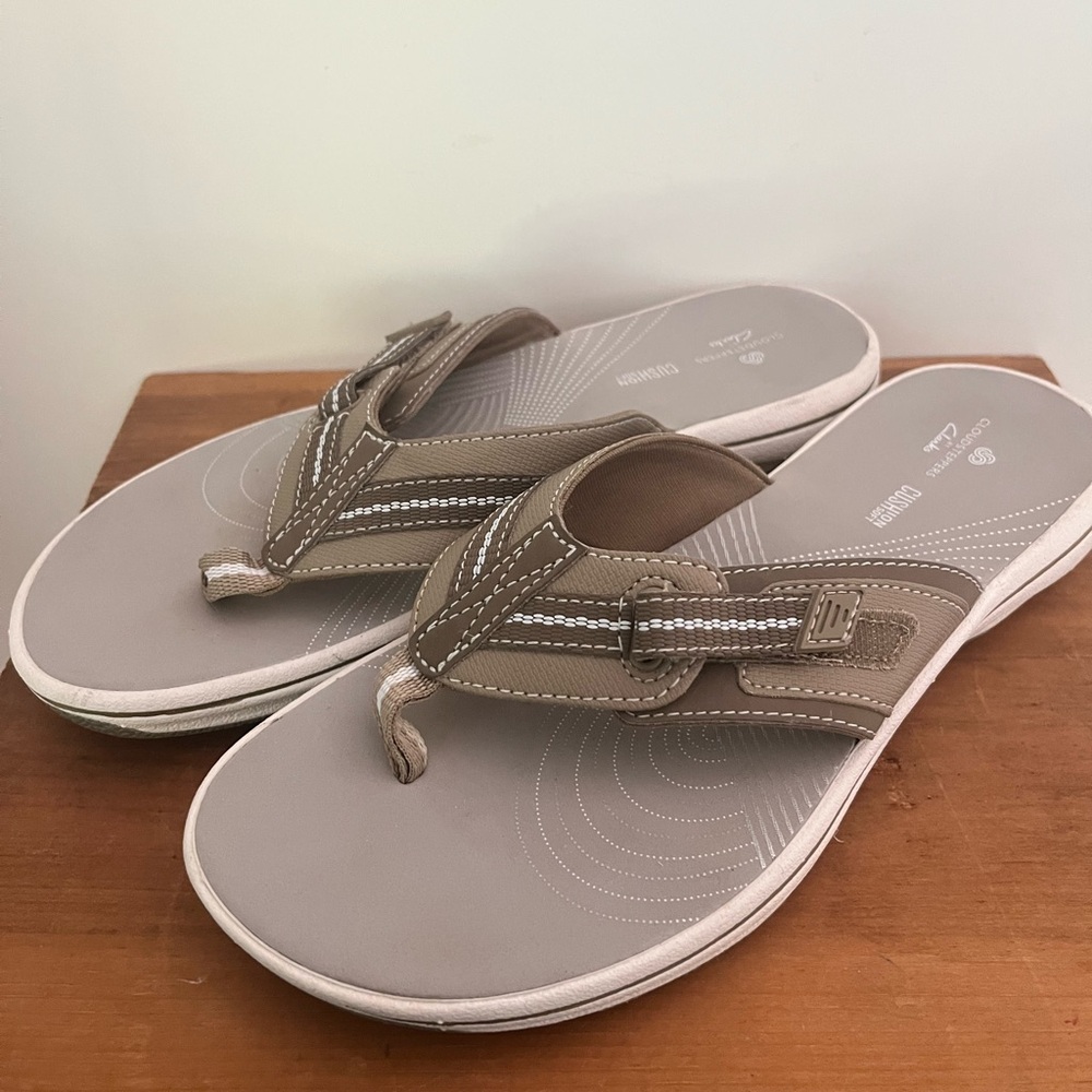 Cloudsteppers by Clarks- Brinkley Sandals Thong Size 7